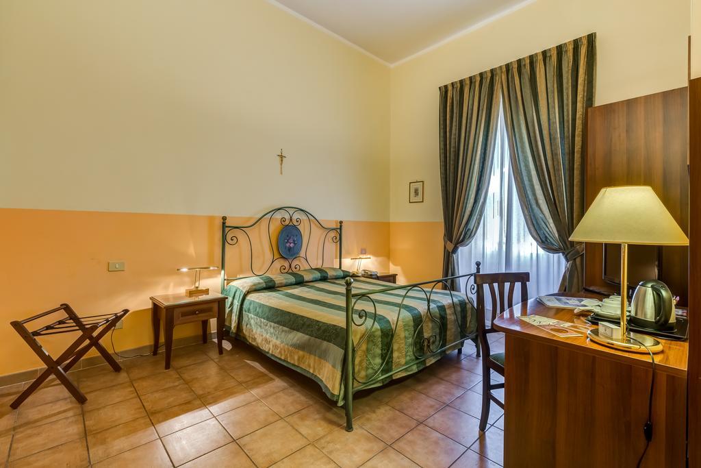 Hotel Domus Carmelitana Rom Exterior foto
