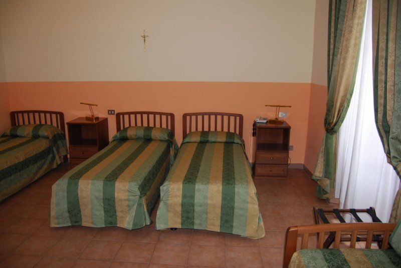 Hotel Domus Carmelitana Rom Exterior foto