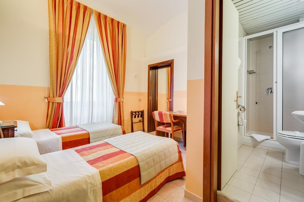 Hotel Domus Carmelitana Rom Exterior foto