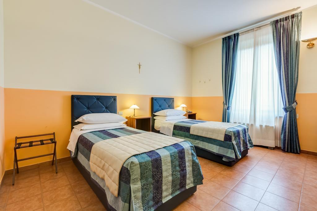 Hotel Domus Carmelitana Rom Exterior foto