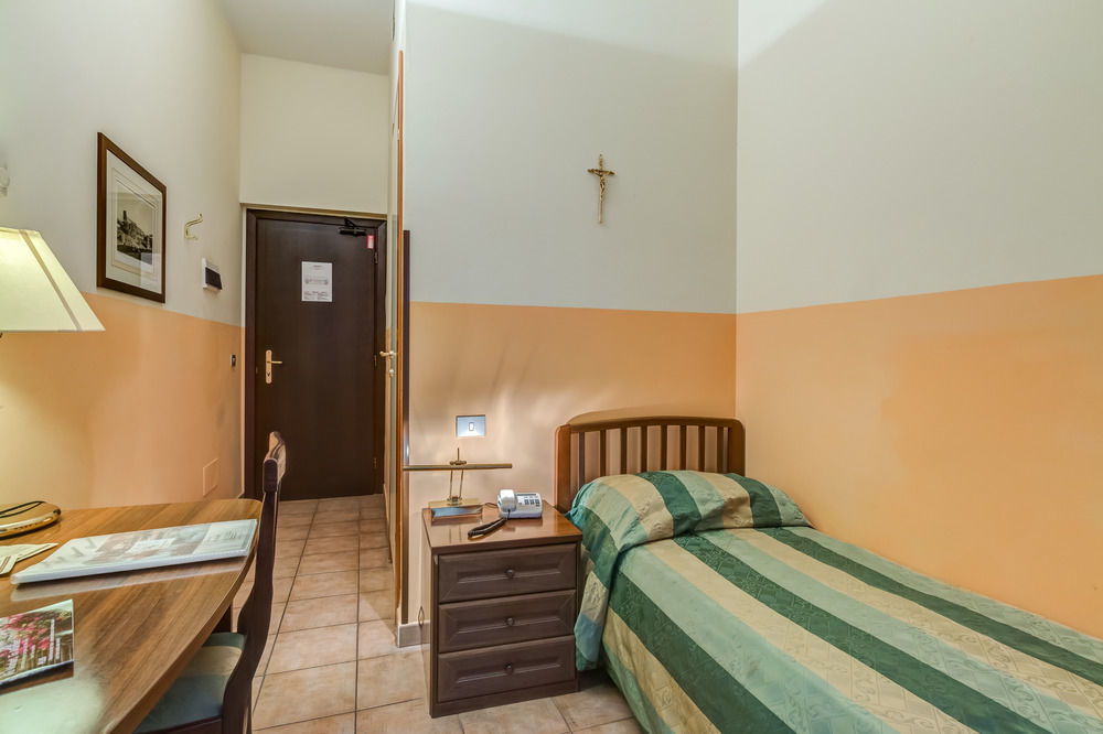 Hotel Domus Carmelitana Rom Exterior foto